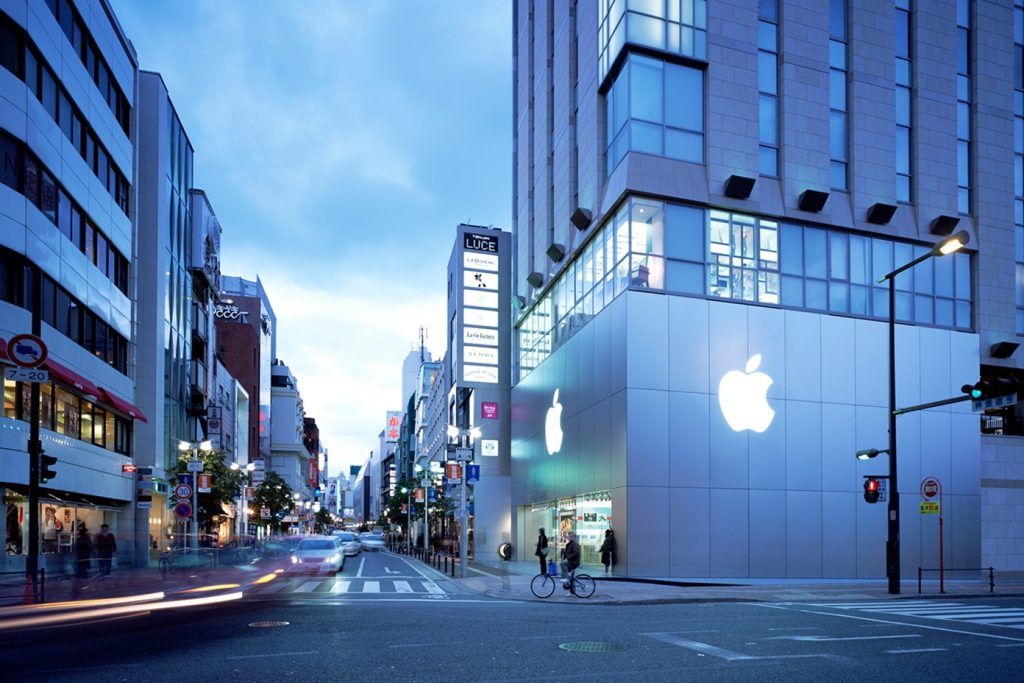 Apple Store in Japan JELCY