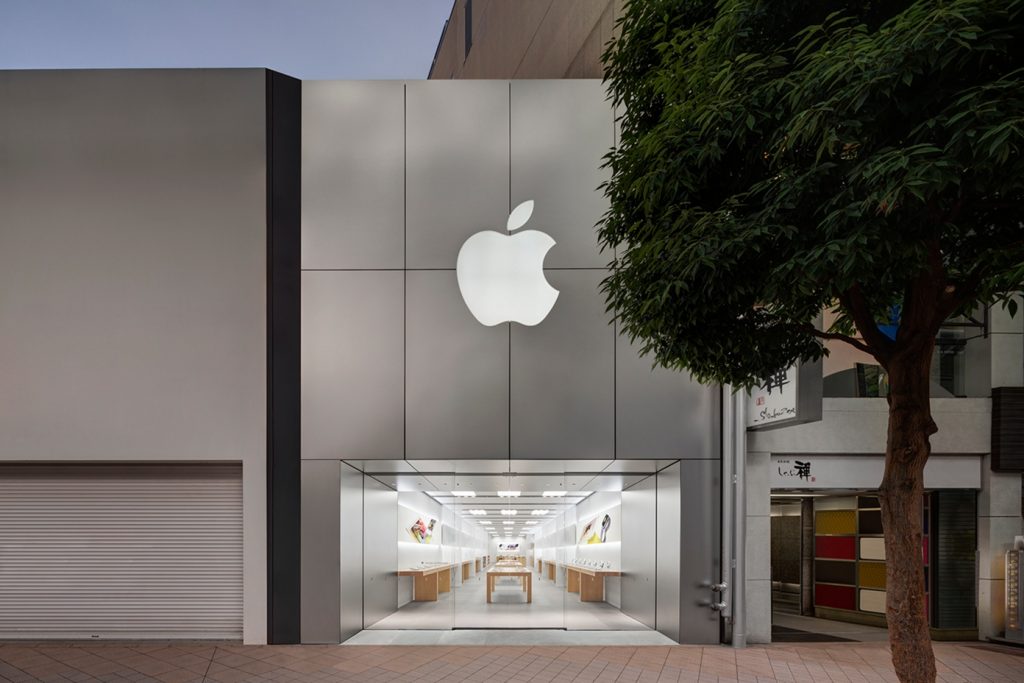 Apple Store in Japan JELCY